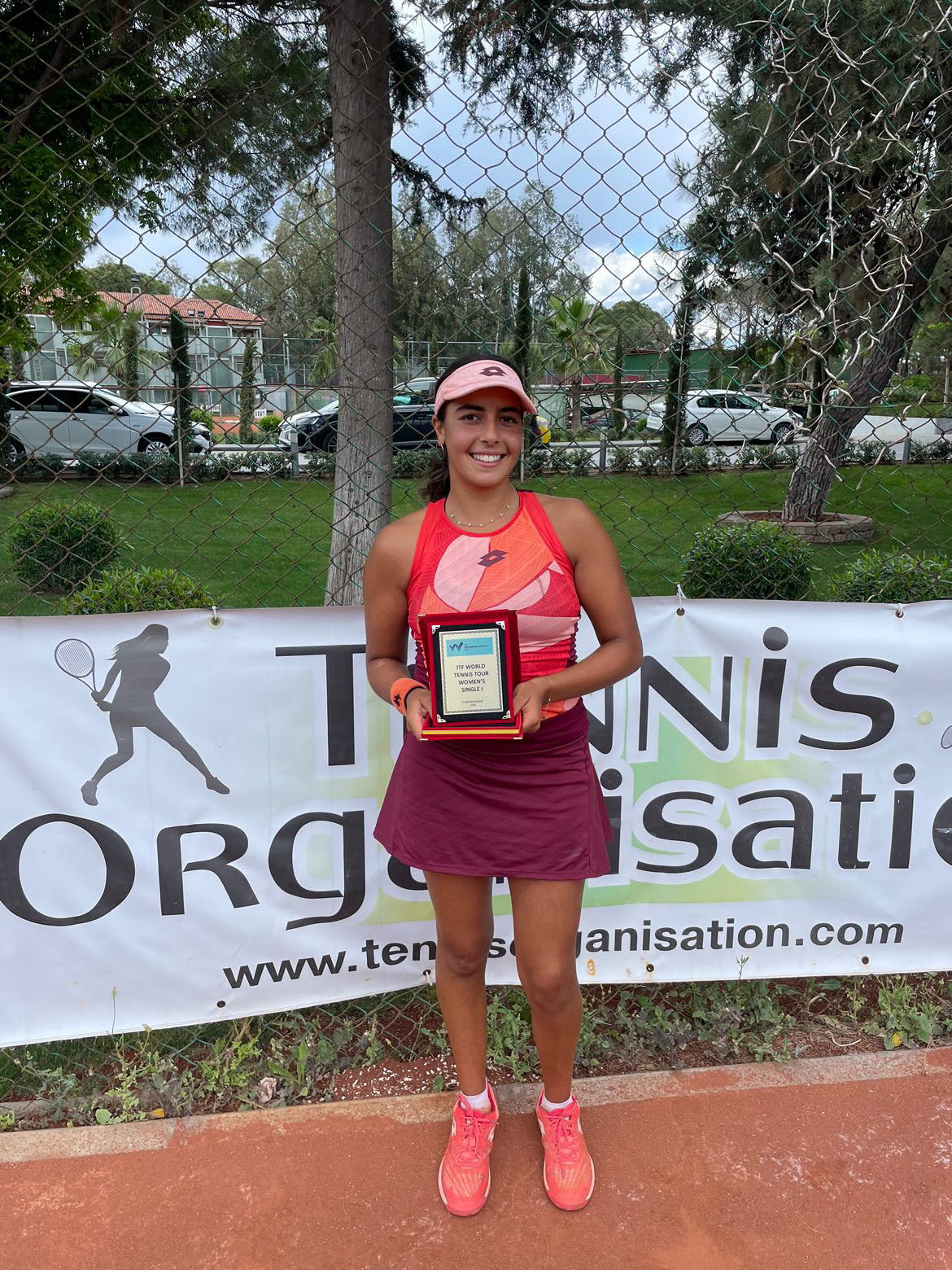 ثاني ألقابها الاحترافية..البطلة المغربية آية العوني تحرز بطولة “فيوتشر” أنتاليا