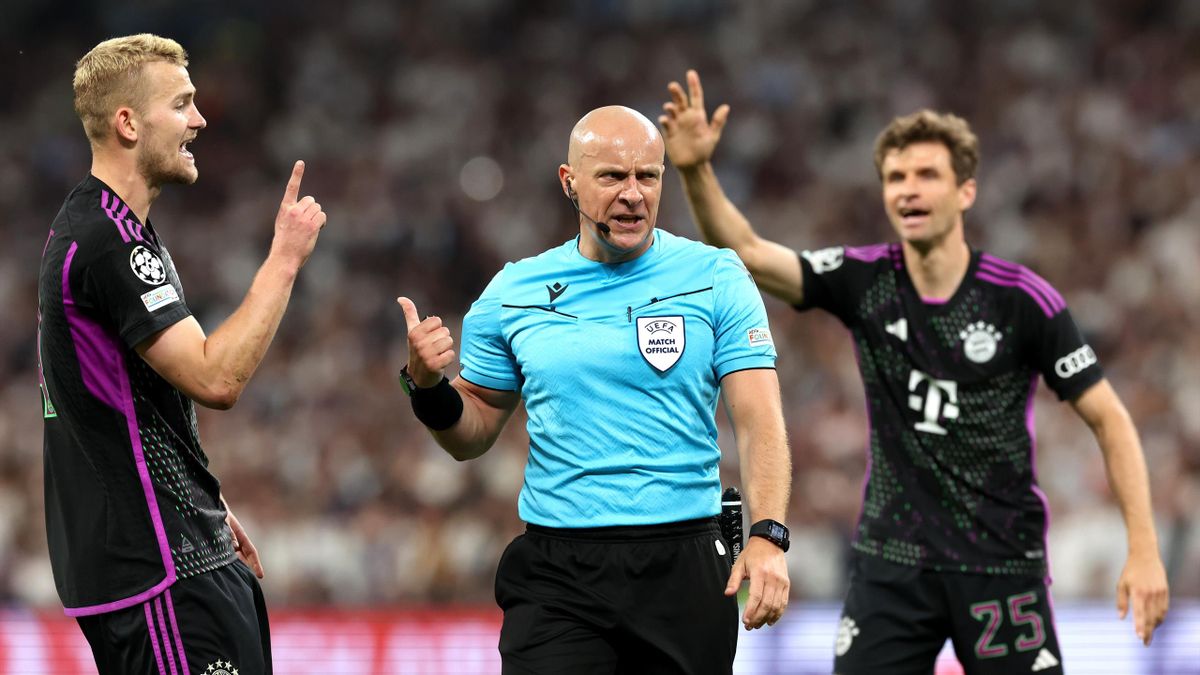 جدل تحكيمي في مدريد..دي ليخت: الحكم اعتذر لنا عن الخطأ الذي ارتكبه