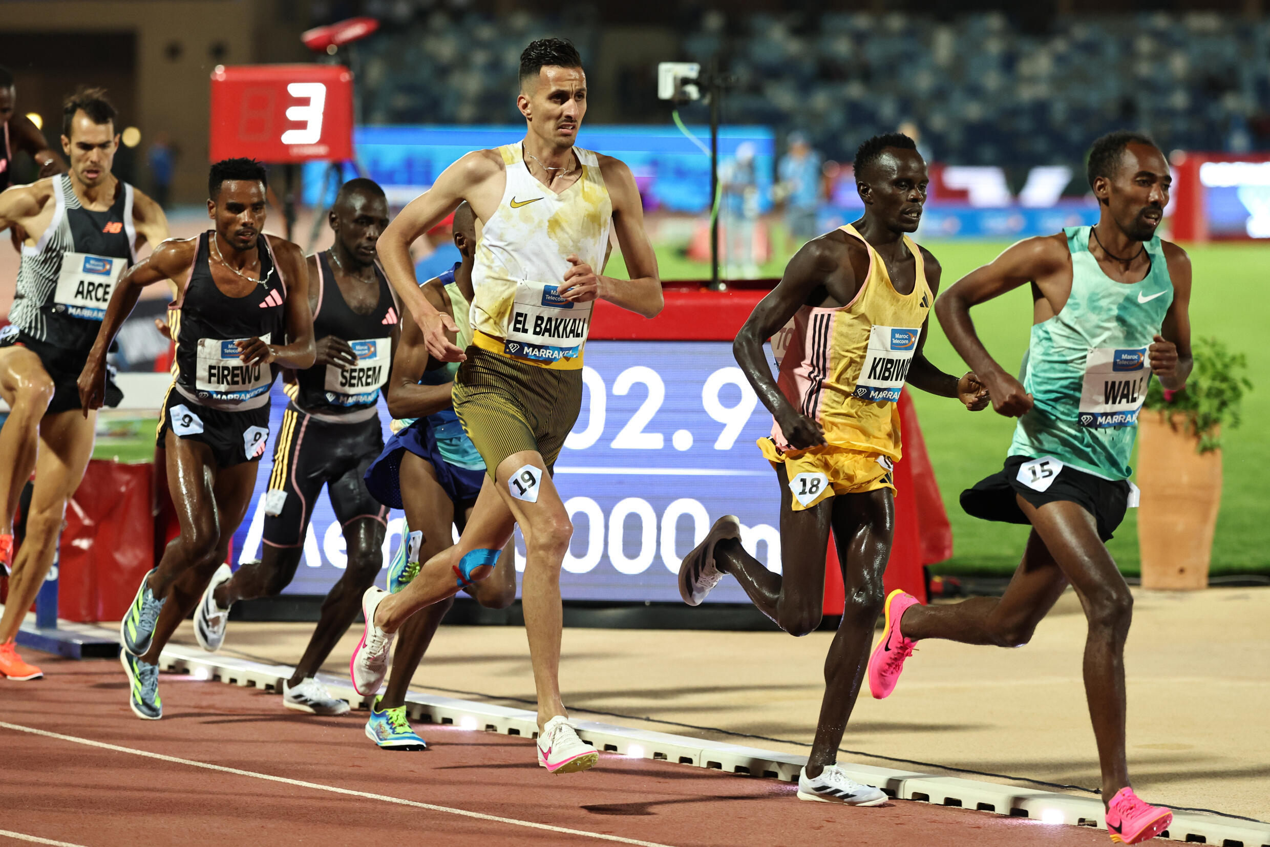 البقالي يستهل موسمه بانتصار في ملتقى مراكش للعصبة الماسية