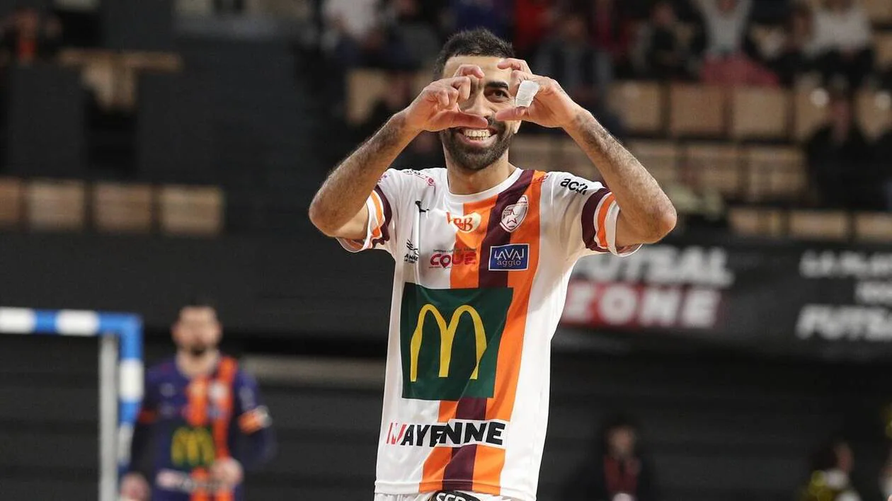النجم المغربي سفيان المسرار مرشح لجائزة أفضل لاعب “فوتسال” في العالم