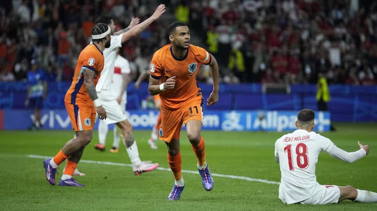 هولندا تقلب الطاولة على تركيا وتضرب موعدا مع انجلترا في نصف نهائي “اليورو”