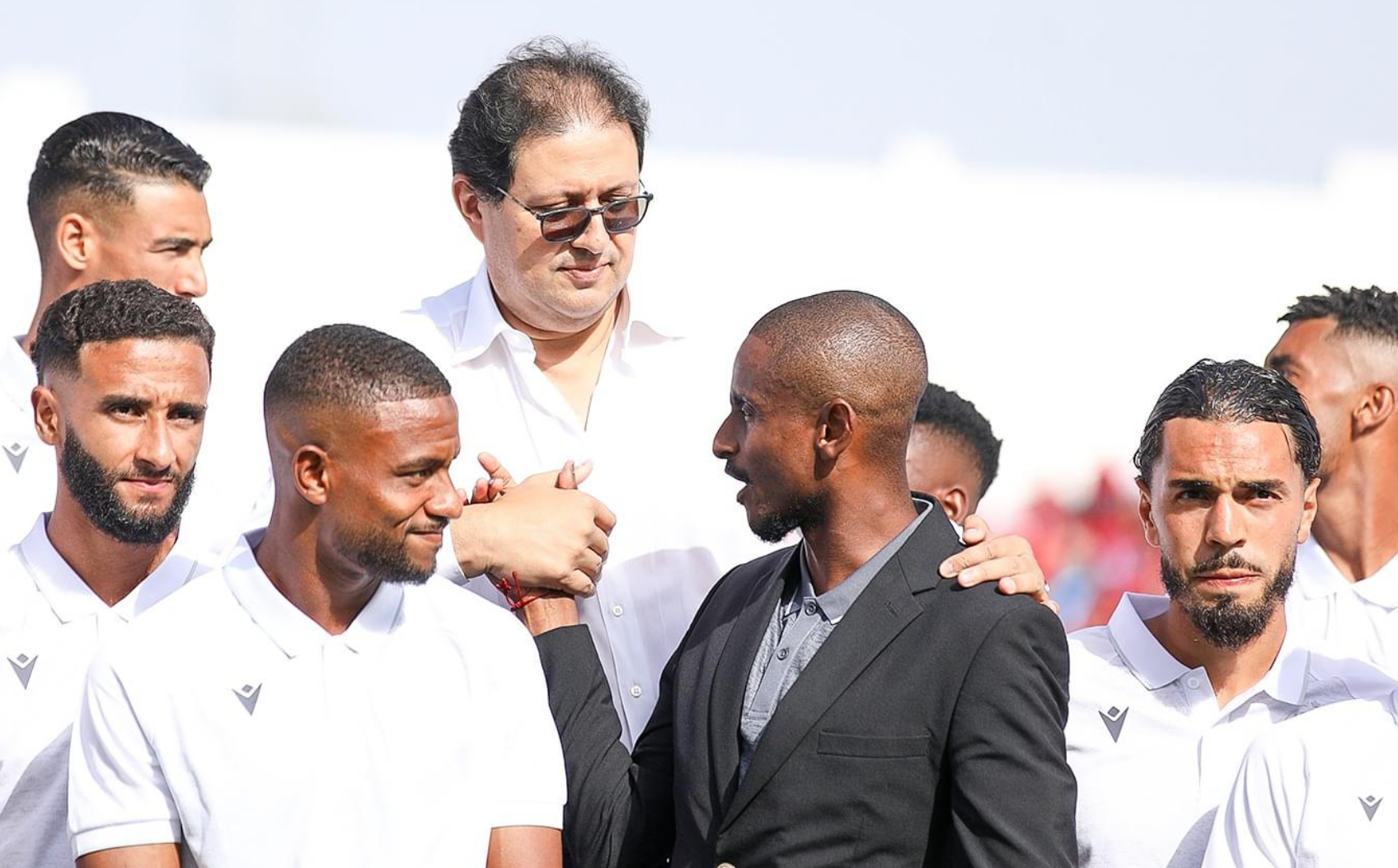 أيت منا يراسل العصبة الاحترافية احتجاجا على منظومة التحكيم