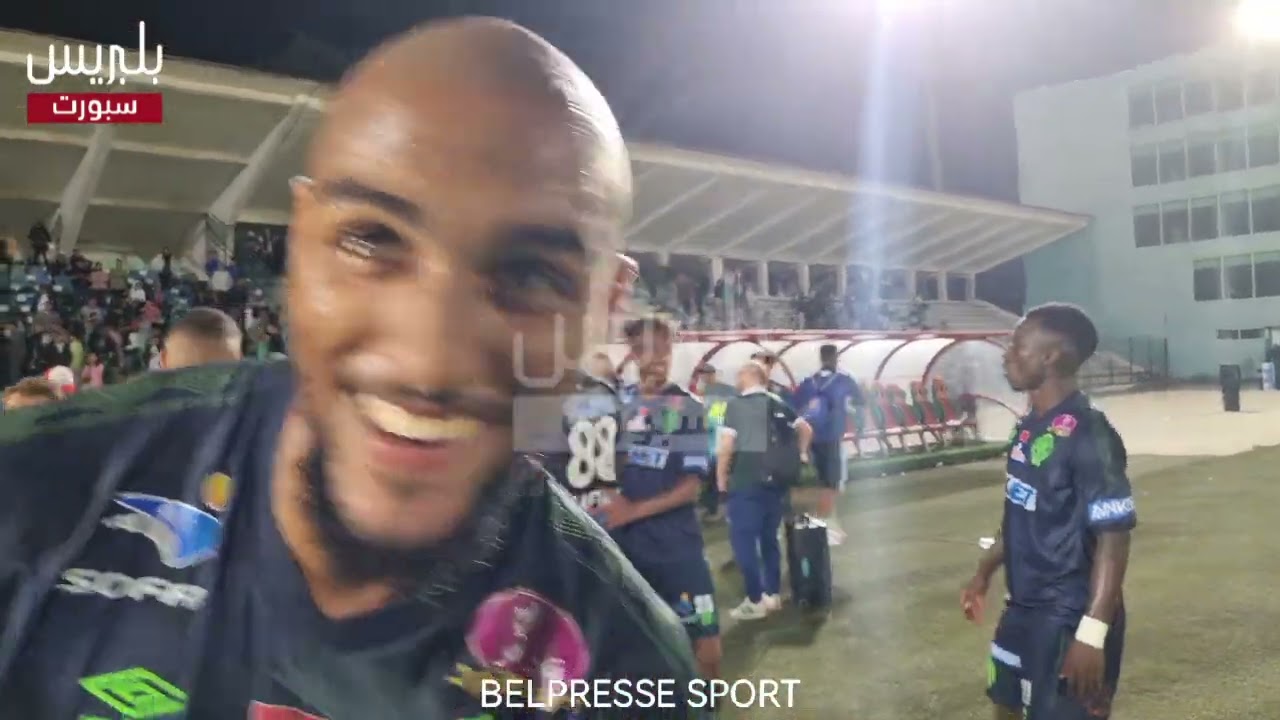 فرحة لاعبي الرجاء بعد نهاية المباراة بانتصار أمام النادي القنيطري