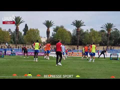 إحماءات لاعبي النادي المكناسي والوداد الرياضي قبل القمة المرتقبة بملعب الحسن الثاني في فاس