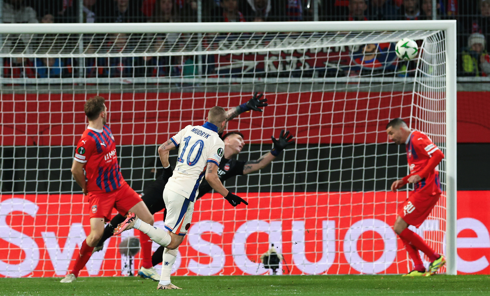 تشيلسي يعزز صدارته في دوري المؤتمر الأوروبي بفوز ثمين على هايدنهايم