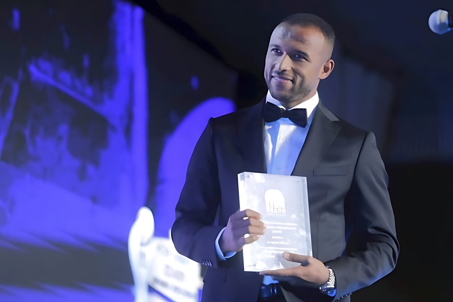 أيوب الكعبي يسطع في سماء اليونان ويتوج بجائزة أفضل لاعب أجنبي