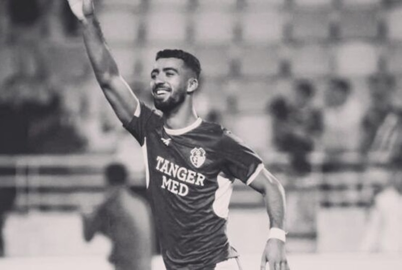 بعد طول انتظار..الجزائر تسلم جثمان اللاعب أخريف لأسرته بوجدة