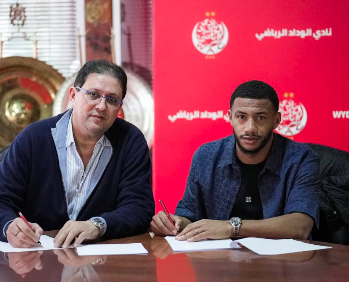 أولى الصفقات الشتوية..الوداد يتعاقد مع الدولي المغربي فهد موقي