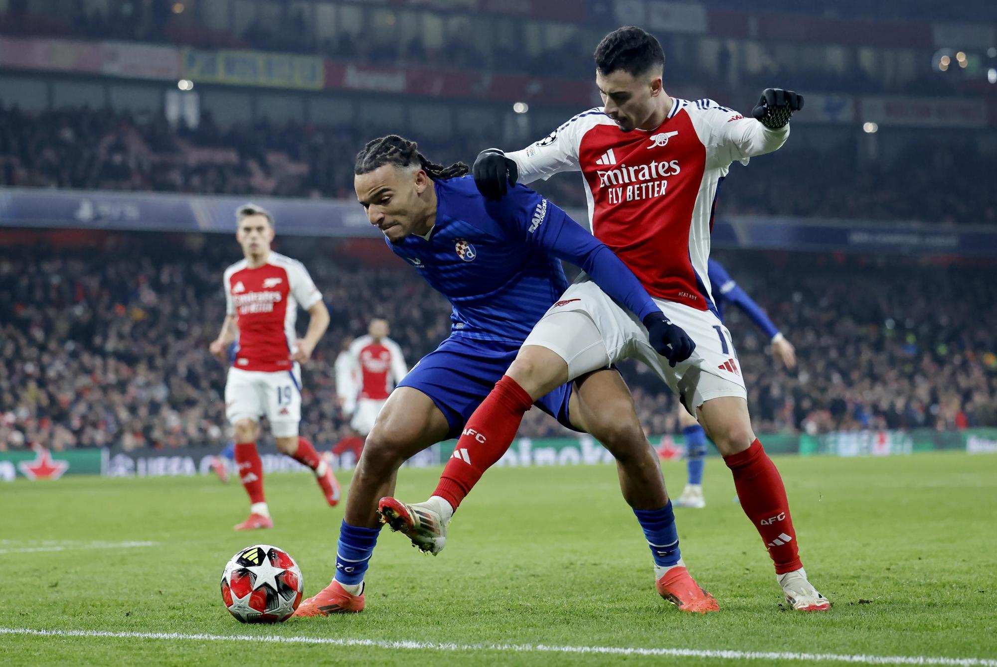 مايي في قائمة الركراكي الأولية..هل يكون مدافع دينامو زاغريب حاضرا مع “الأسود”؟