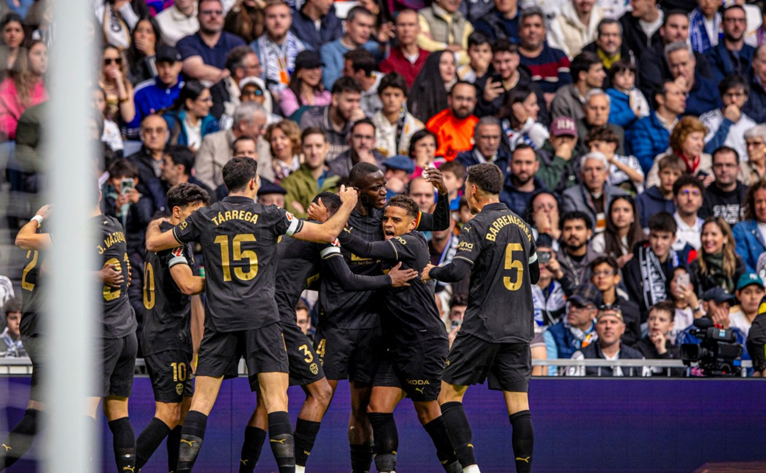 خفافيش فالنسيا تسقط ريال مدريد في عقر “البرنابيو” وتسدي خدمة لبرشلونة