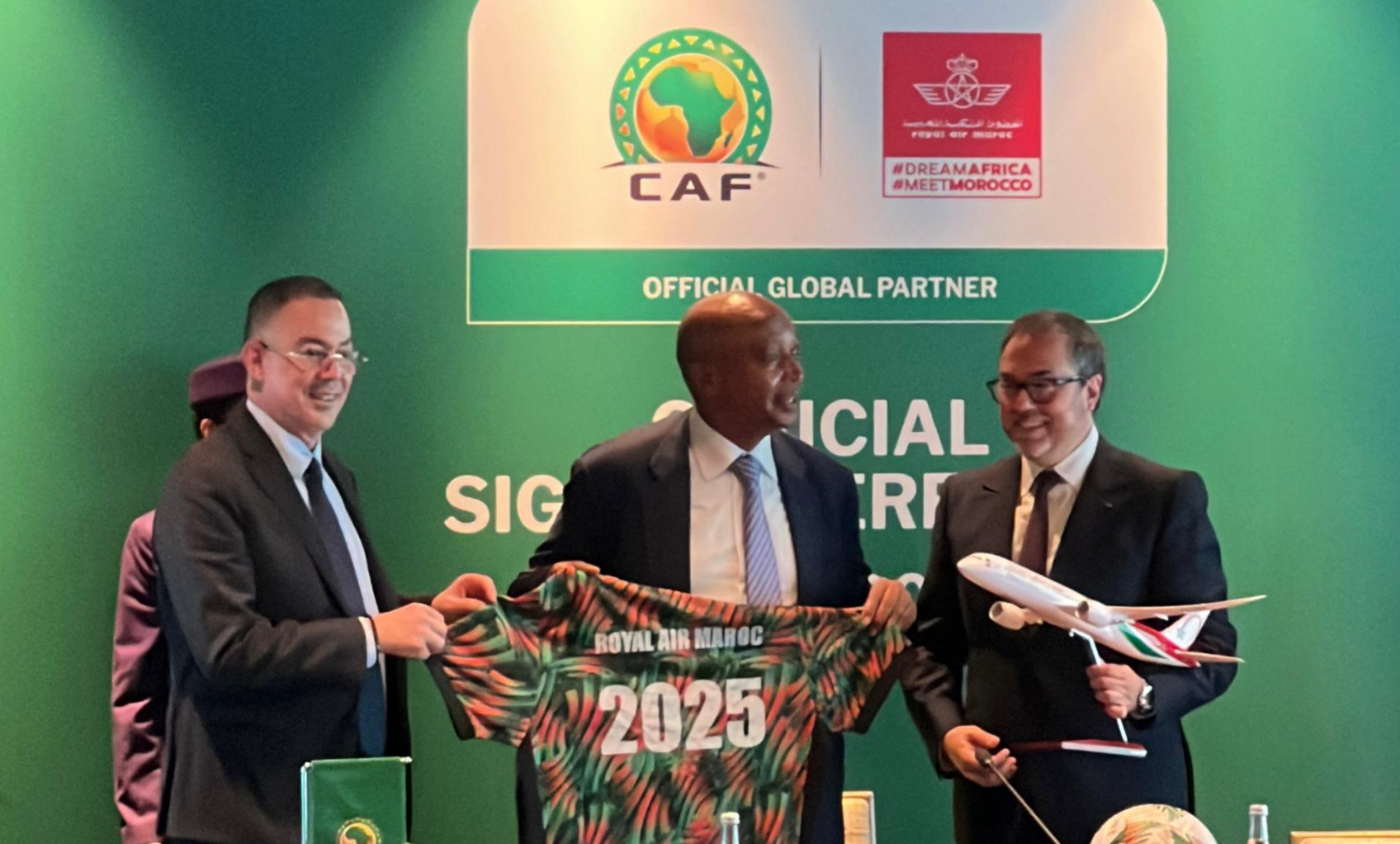 الخطوط الملكية المغربية شريك رسمي للاتحاد الإفريقي لكرة القدم في كبرى المنافسات القارية المقبلة
