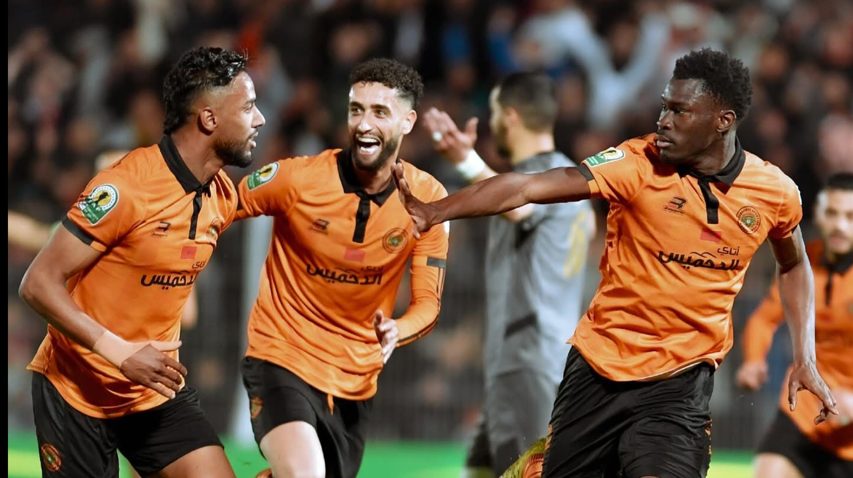 نهضة بركان يضع قدما في نهائي الكونفيدرالية بعد رباعية مدوية في مرمى قسطنطينة