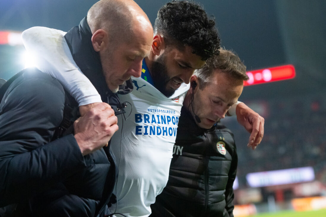 ضربة قوية لآيندهوفن بعد إصابة الدولي المغربي إسماعيل الصيباري