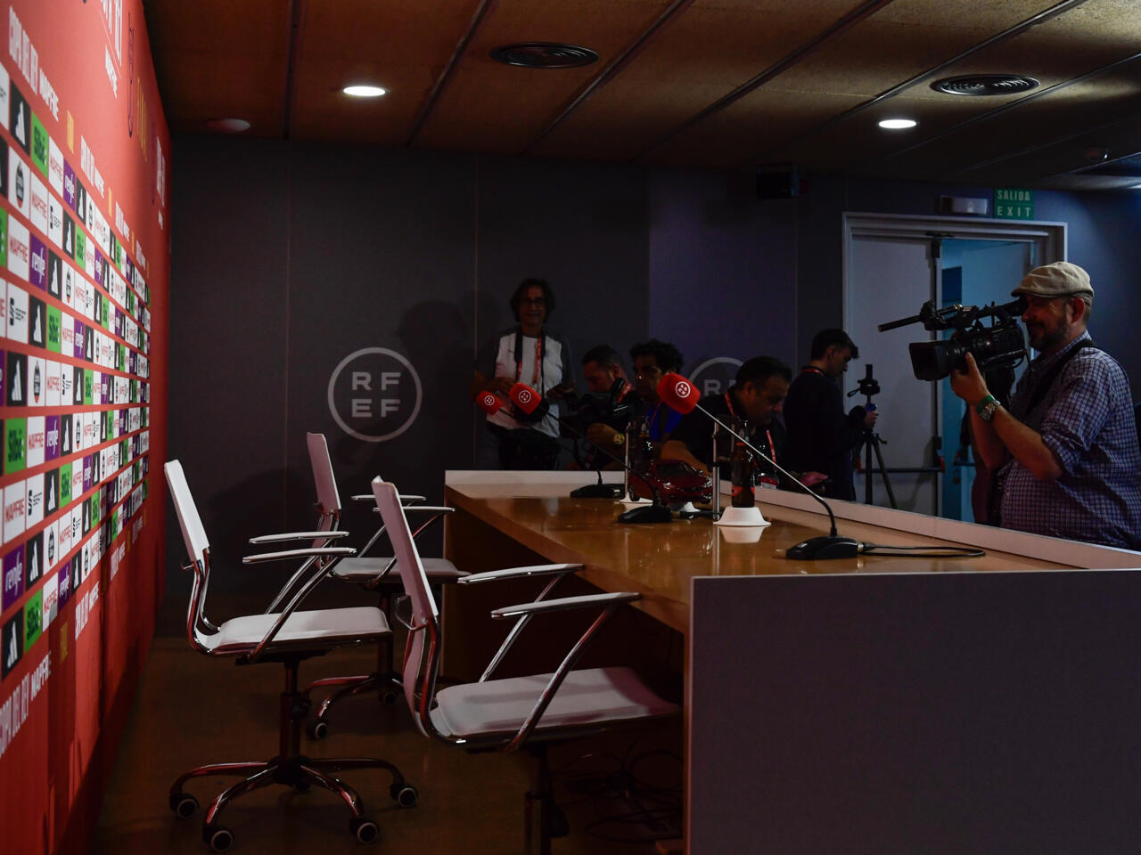 ريال مدريد يهدد بالانسحاب من نهائي كأس الملك بسبب “تحامل الحكام”