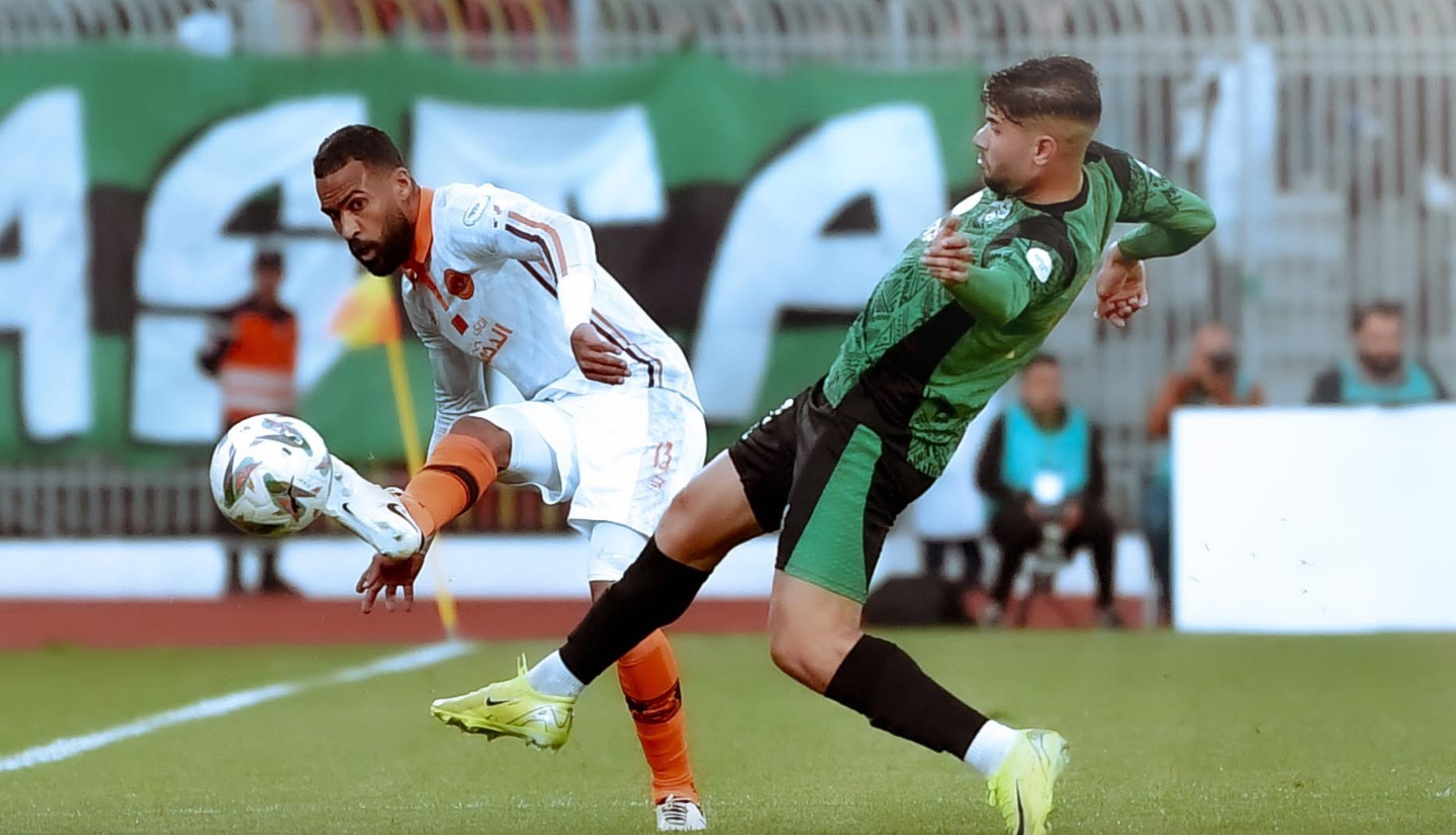 نهضة بركان يبلغ نهائي كأس الكونفدرالية رغم الهزيمة أمام شباب قسنطينة