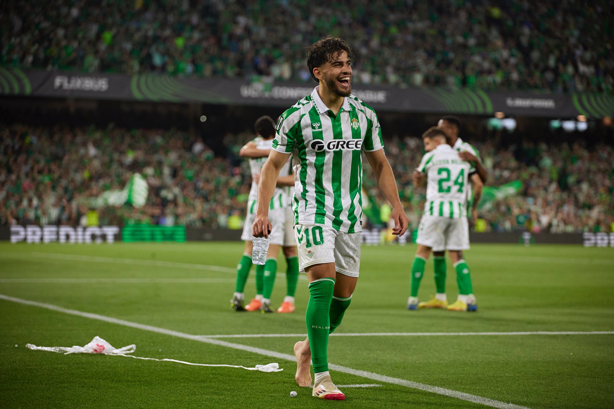 دوري المؤتمر الأوروبي: الزلزولي يقود ريال بيتيس لتجاوز فيورنتينا في نصف النهائي