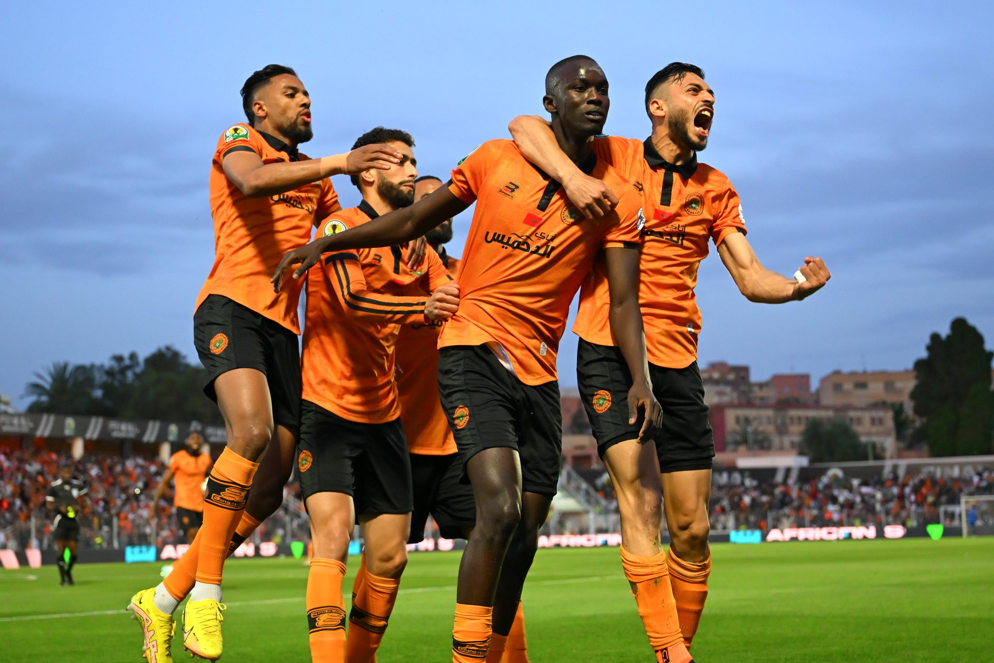 نهائي كأس الكونفيدرالية..نهضة بركان يحسم لقاء الذهاب بثنائية أمام سيمبا