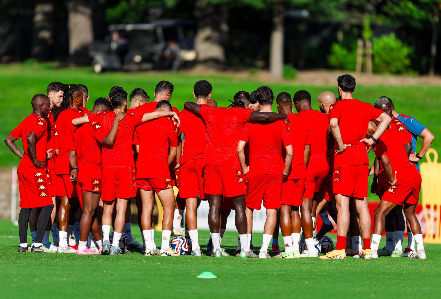 في غياب المدرب بنهاشم.. الوداد يواصل التحضيرات لمواجهة العين