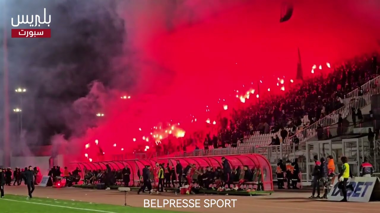 كركاج رهيب مرعب للشارك فاميلي المساند بعد تسجيل فريقه لهدف التعادل  في شباك الرجاء الرياضي