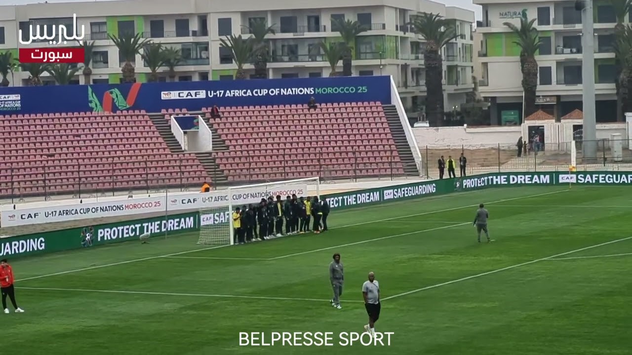 طقوس غريبة من لاعب جنوب إفريقيا 🇿🇦 قبل مواجهة ربع نهائي كان U17 أمام المغرب 🇲🇦