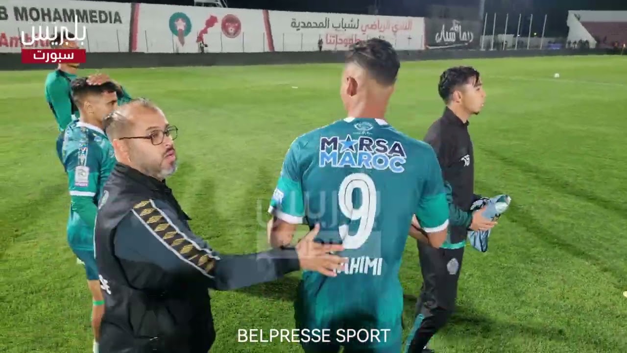 قبل انتقاله للعين الإماراتي..الحسين رحيمي يلتقط آخر صور تذكارية بقميص الرجاء