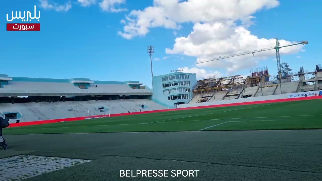 الملعب البلدي بالقنيطرة… جماهير الجيش الملكي تستعد لرفع تيفو في مبارة الكلاسيكو