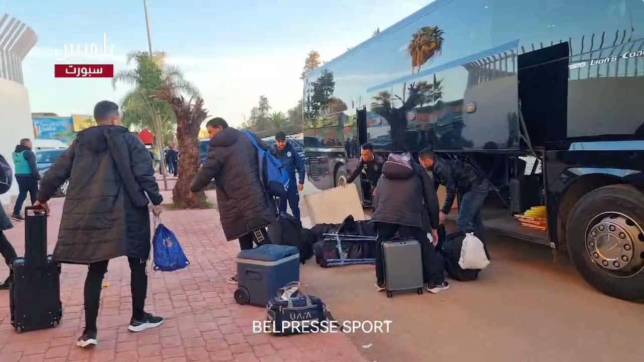 وصول حافلة فريق الرجاء  للملعب الشرفي  قبل مواجهة الجيش الملكي في “كلاسيكو” دوري أبطال إفريقيا