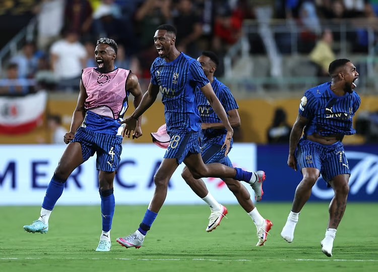 الهلال يتأهل إلى ربع نهائي المونديال بعد فوز مثير على السيتي