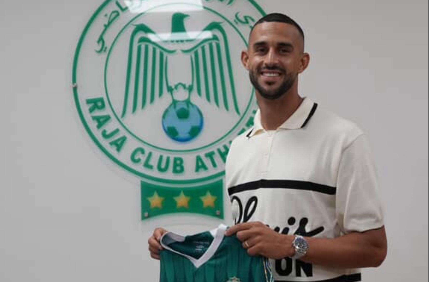 الرجاء يُجدد عقد آدم النفاتي لموسم إضافي ويؤكد تمسكه بركائزه الأساسية