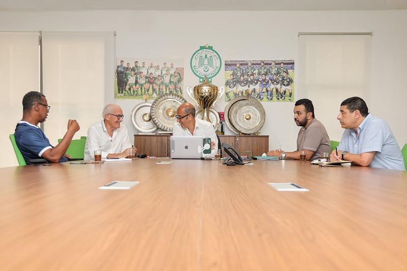 جواد الزيات يترأس أول اجتماع مع المدرب لسعد الشابي تحضيرا للموسم القادم