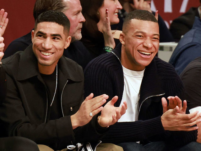 مبابي يحلّ بالرباط بدعوة من حكيمي لحضور مباراة المغرب ومالي