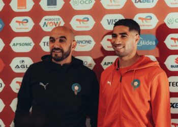 الركراكي يعول على ضجيج الجماهير لخلق الرعب في نفوس الخصوم