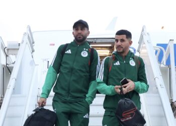 استقبال حافل لبعثة المنتخب الجزائري في الرباط قبل ضربة بداية الكان