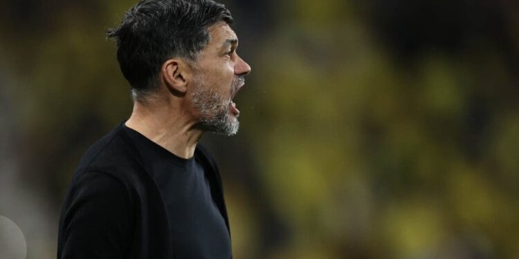 مدرب الاتحاد يهاجم التحكيم بعد الخسارة أمام النصر